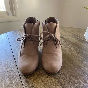 Universal Thread taupe booties, size 6